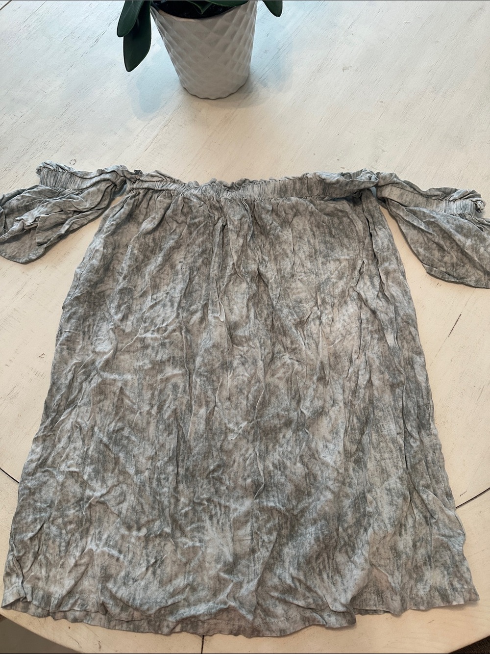 Romeo & Juliet Couture Gray Off-Shoulder Blouse